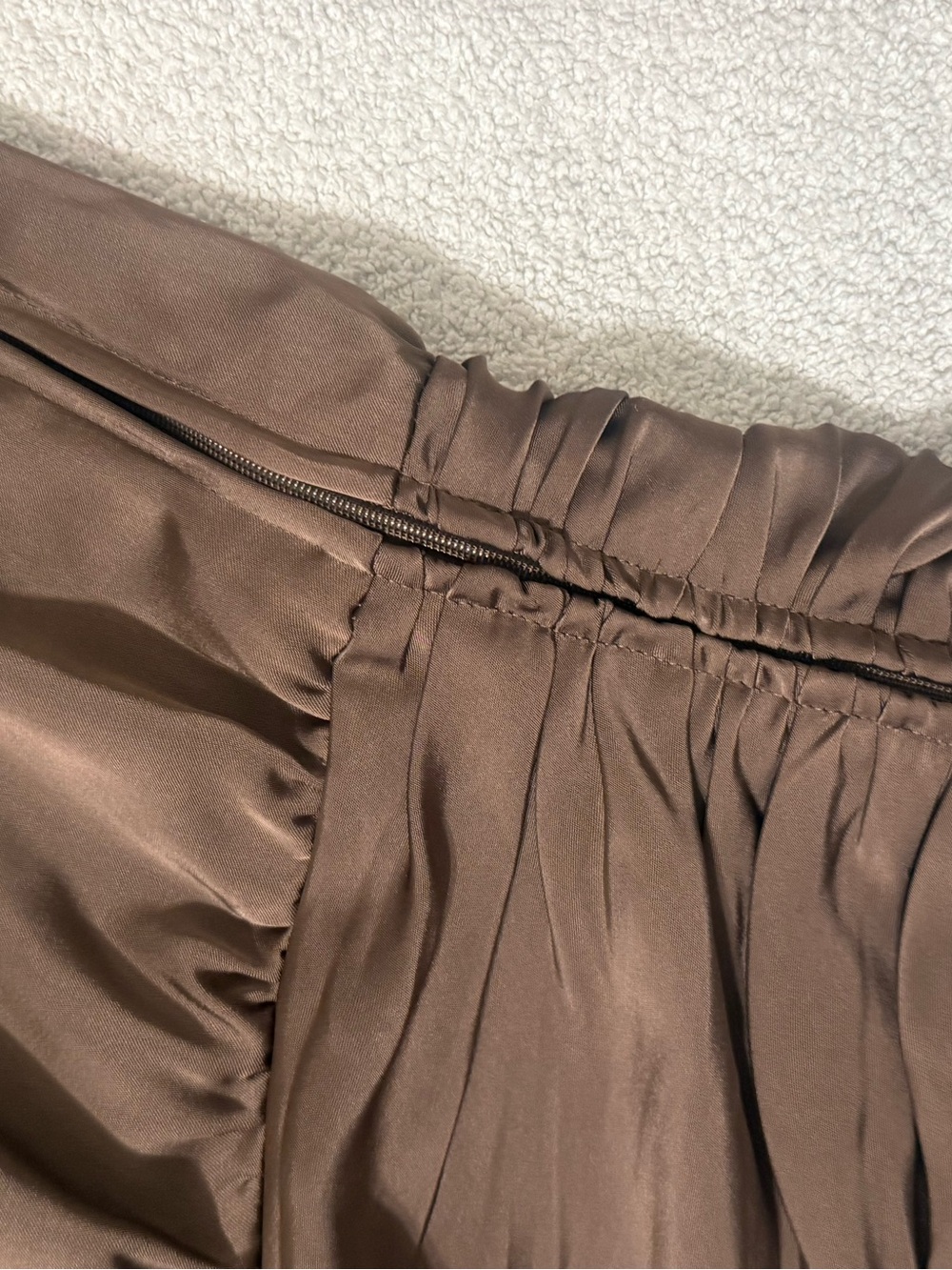 House of Harlow 1960 Brown Satin Mock Neck Long Sleeve Top - Picture 2 of 4